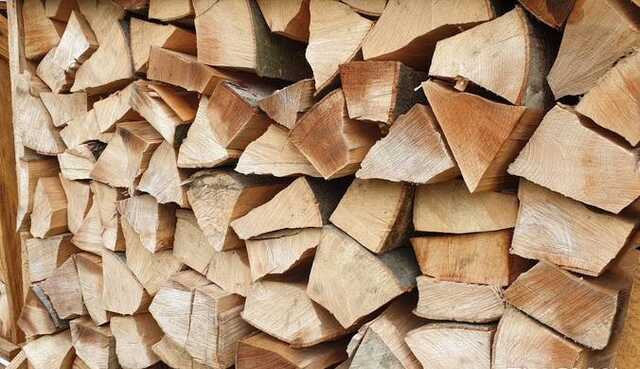 Українців просять утеплитися та запастися дровами