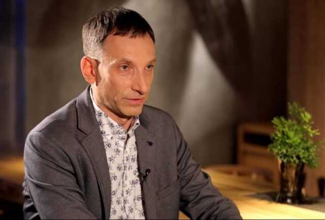 Журналіст Віталій Портников знайшов пристрій для прослуховування у своїй квартирі