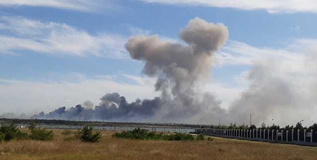 "У Чонгарі підгоряє": у пабликах пишуть про вибухи на адмінкордону з Кримом