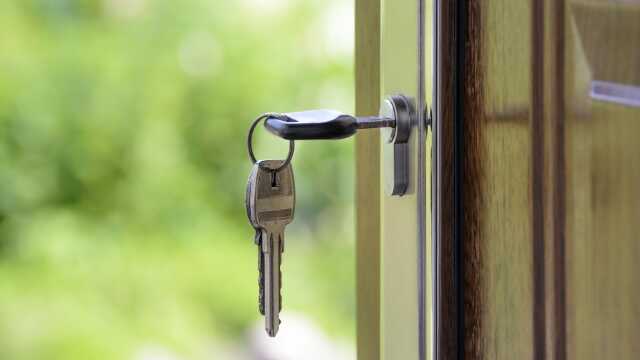 В Киеве мужчина по поддельным документам пытался продать чужую квартиру