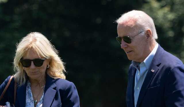 Байден вирушив у відпустку на острів в Атлантиці