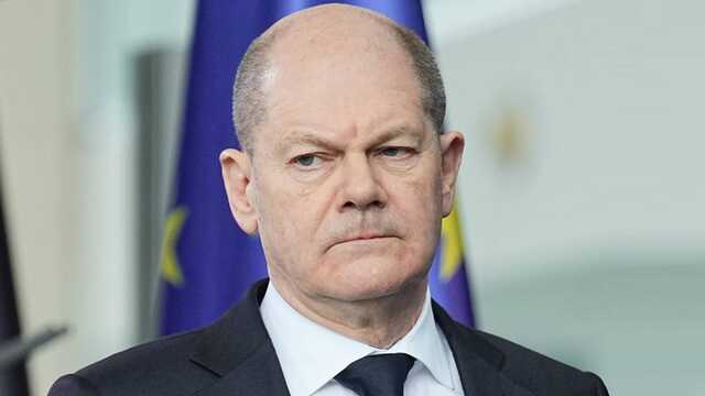 Шольц заявив, що "насилу уявляє собі" закриття кордонів Європи для росіян