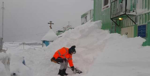 "Справжня зима": українську станцію "Вернадський" в Антарктиді завалило снігом