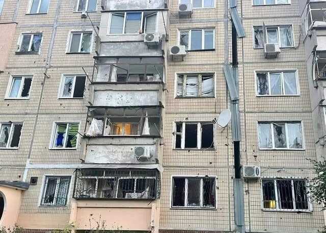 Наслідки обстрілу Нікополя: ворог бив зі сторони Енергодару