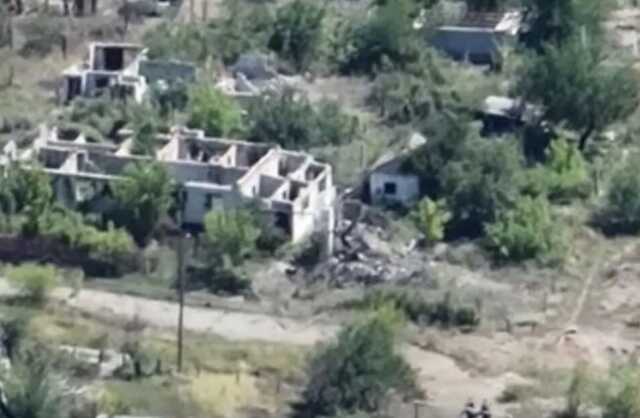 У розвідці Британії сказали, чому окупанти взялися за Піски