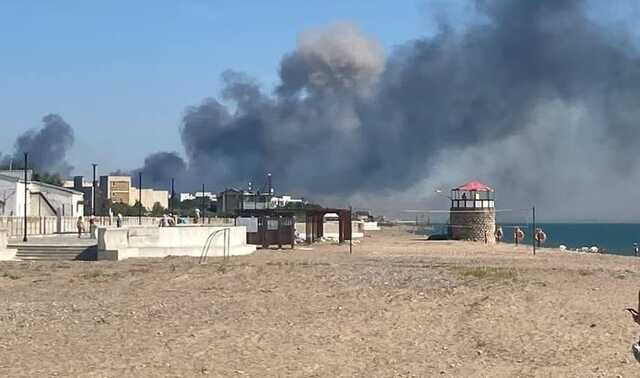 Очередь более 25 км: россияне массово бегут из Крыма