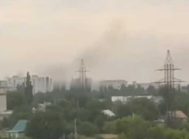 "Курять не там, де треба": над базою РФ в окупованому Токмаку помітили дим