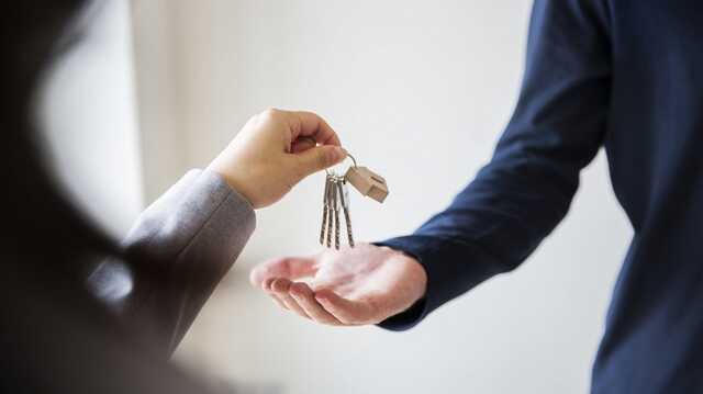 Продажі та купівлі квартир в Україні просіли на 87%