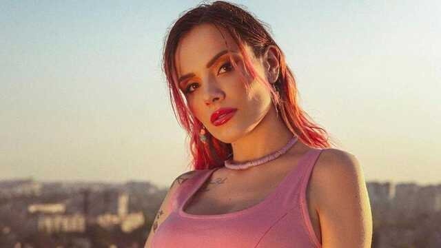 Під час концерту у Варшаві MamaRika розплакалася на сцені разом із маленькою українкою