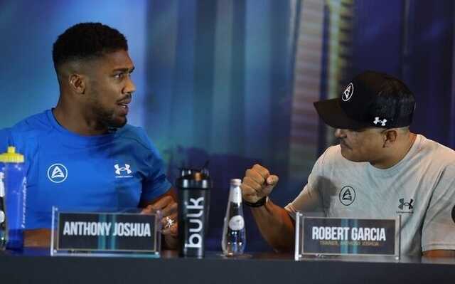 "Он не может": Тренер Джошуа сделал признание перед реваншем с Усиком
