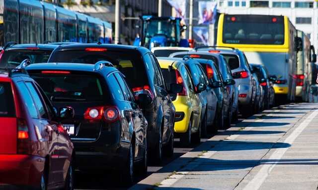 После взрывов в Севастополе на выезде из города собралась многокилометровая пробка