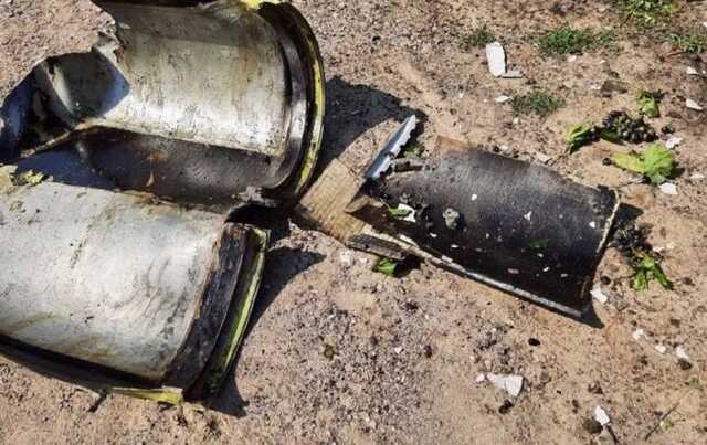 ППО збила ракети поблизу Дніпра: від уламків виникла пожежа та постраждав чоловік