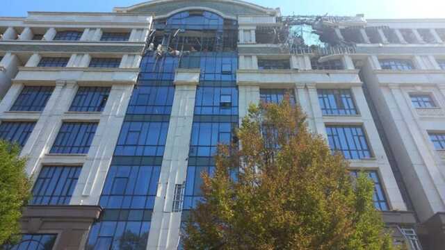 Дончане показали первые снимки зданий "МВД" и "администрации" Пушилина после мощного обстрела