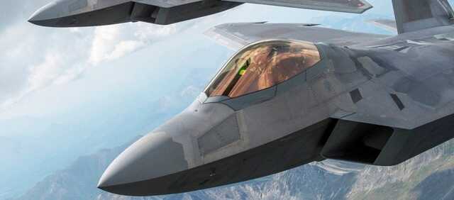      12  F-22 Raptor