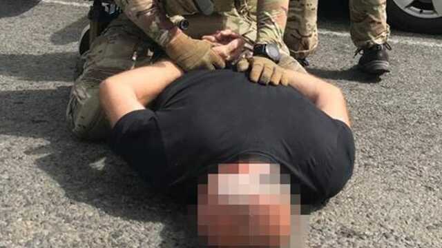 У Києві затримали торговців зброєю