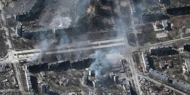 Маріуполь затягнуло димом через масові пожежі