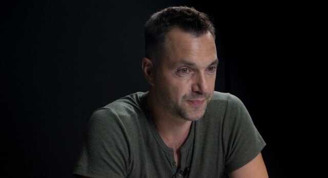 Це смішно: Арестович розповів, як Росія благає про перемир’я