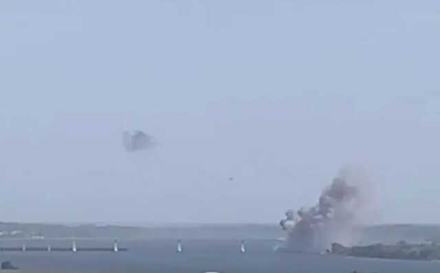 На Антоновском мосту в Херсоне взрывы, а в Чернобаевке детонирует боекомплект