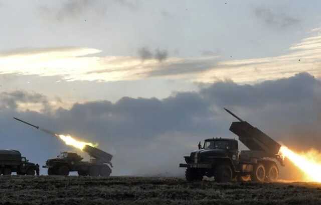 Окупанти завдали ракетних ударів по Запоріжжю і Дніпропетровщині, на Харківщині йдуть бої