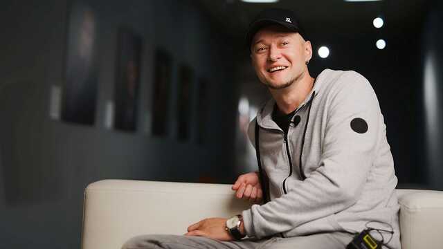 Андрій Хливнюк заплакав на концерті, коли співав пісню про війну