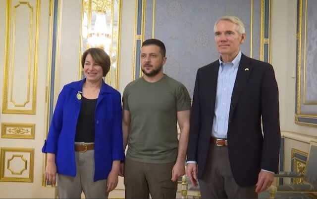 Зеленский встретился с сенаторами США