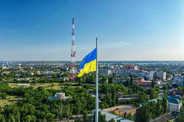 У Миколаєві під обстріл потрапив об’єкт інфраструктури: одна людина загинула, двоє постраждали