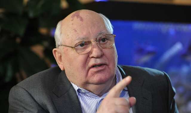 Символічна смерть "останнього імператора"