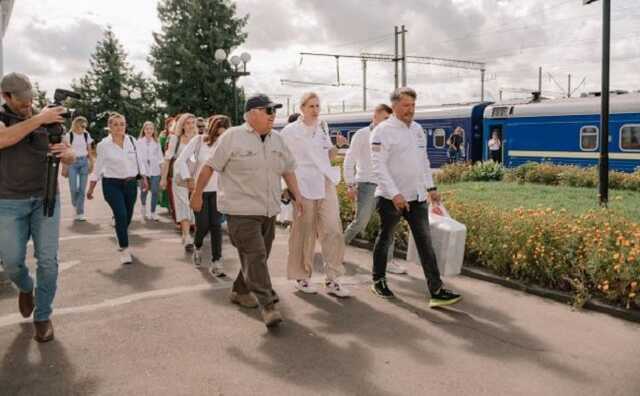 Американський мільярдер Баффет приїхав на Рівненщину та попрацював комбайнером