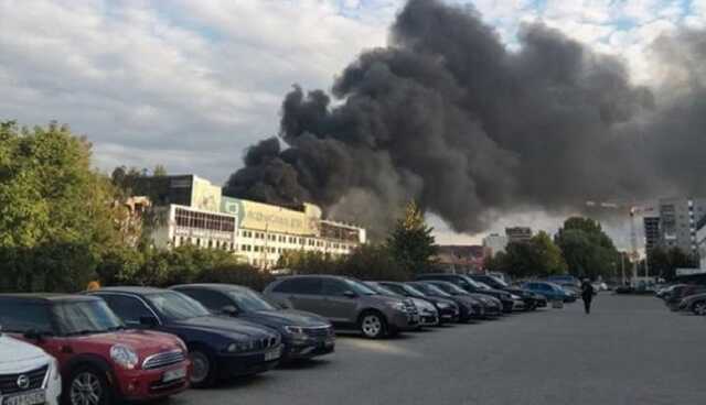 З’явились відео потужної пожежі на Львівському автобусному заводі
