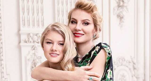 Дочка російської актриси збирає гроші на ЗСУ