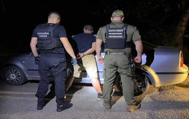 Втеча від мобілізації до Словаччини: прикордонники затримали організатора схеми