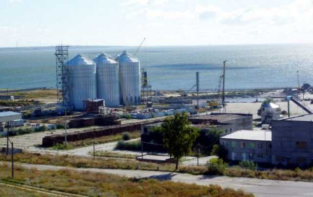 Російські окупанти вранці вдарили по Очакову: знищено елеватор з тоннами зерна