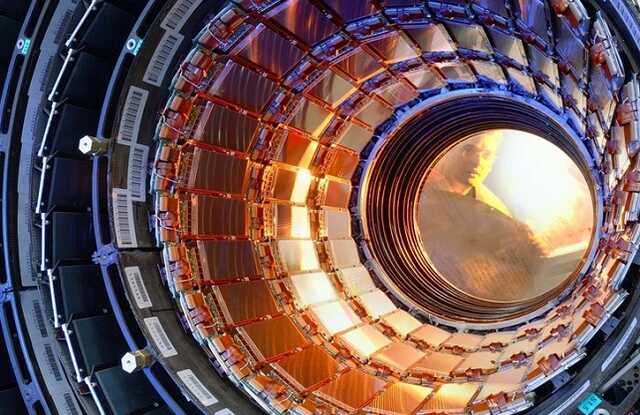 Великий адронний колайдер можуть зупинити під загрозою вимкнення електрики