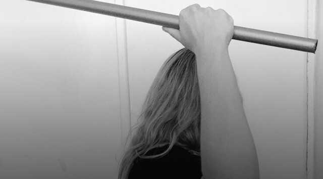 У Луцьку колишні однокласниці так билися, що одна отримала інвалідність