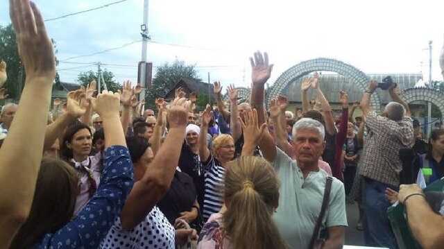 Пів року без Московського Патріархату: сотні парафій УПЦ послали гундяєвський патріархат-окупант