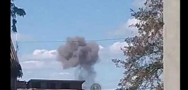 В Мариуполе в районе аэропорта мощный взрыв: опубликованы кадры