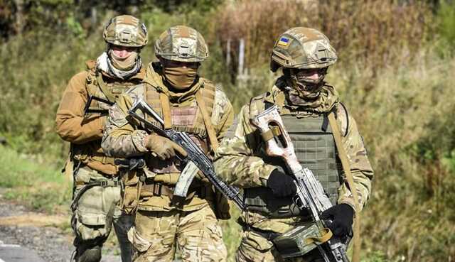 Сняли флаг оккупантов: спецотряд ВСУ показал кадры из освобожденного села на Харьковщине