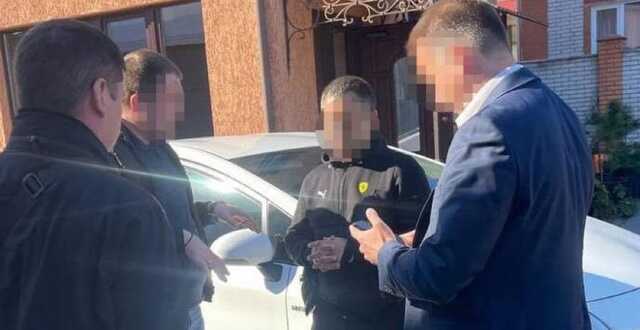 У Києві затримали слідчого поліції, який погрожував спалити клініку