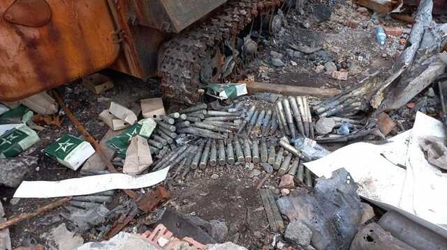 Пральні машини, велосипеди та погони: з’явилися фото кинутих позицій армії Росії на Донбасі