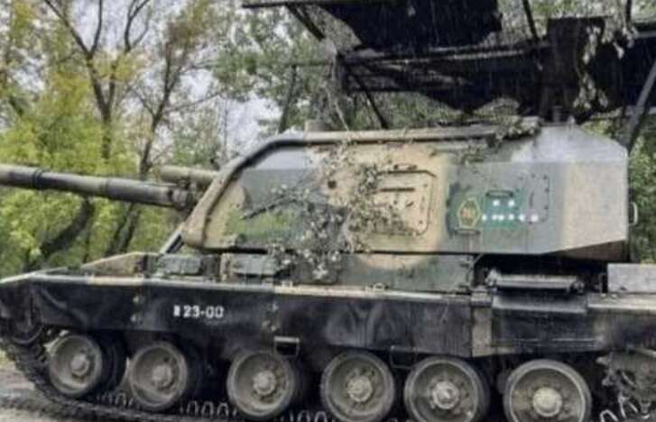 Российские военные начали устанавливать "мангалы" на крыши САУ "Мста-С"