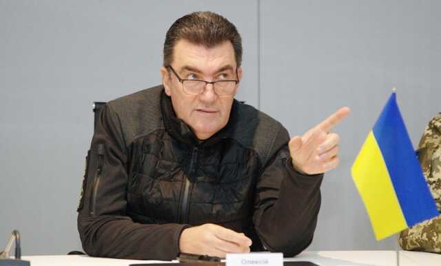 У РНБО показали послу США, як контролюють надану партнерами зброю