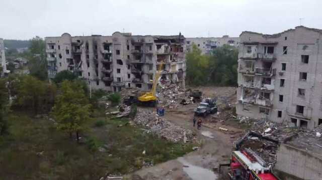 З’явилося відео розбору завалів будинків у Ізюмі, знищених у березні