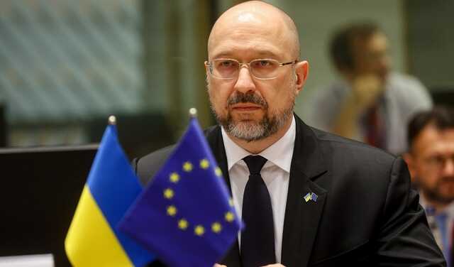 Шмыгаль встретился с королем Британии и пригласил в Украину