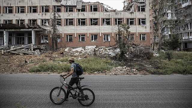 Будинок за будинком. Російська армія обстрілами знищує Бахмут