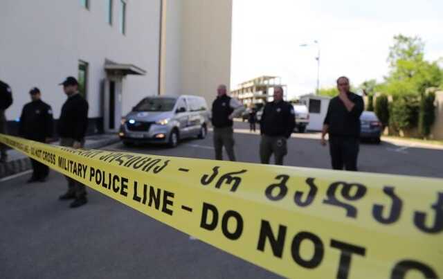 Прапор Росії та гелікоптер. Загарбник банку в Грузії висунув нові вимоги