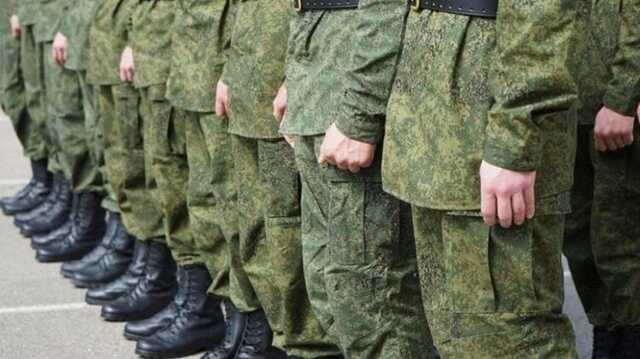 В аэропорту Магадана начали погружать мобилизованных россиян в самолет