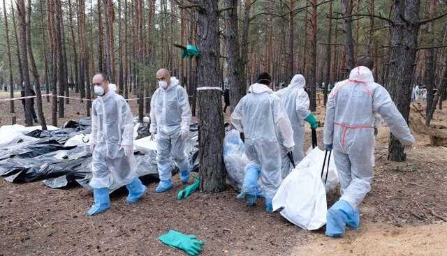 Поліція назвала нову кількість тіл, які ексгумували в Ізюмі
