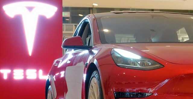 Tesla відкликає більше мільйона автомобілів