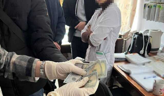 На Львовщине работники больницы организовали коррупционную схему