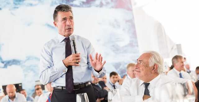 Ексгенсек НАТО звинуватив Макрона у шкідництві і послабленні України на початку війни